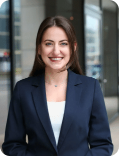 Hatice hat selbst mehr als 15 Jahre Erfahrung im Bereich Human-Resources, mit besonderem Schwerpunkt auf Payroll.